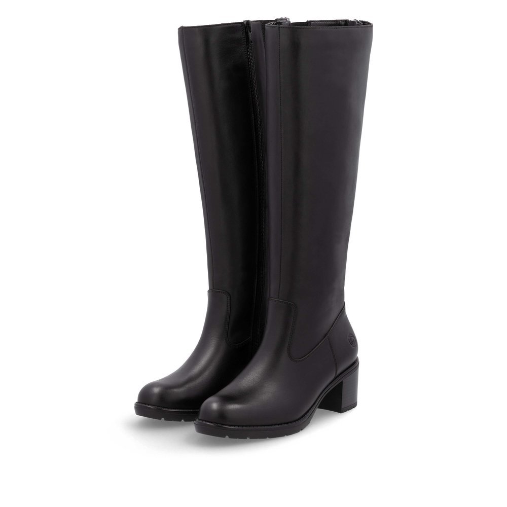 Black remonte women´s high boots D2A71-00 with a zipper as well as removable insole. Shoes laterally.