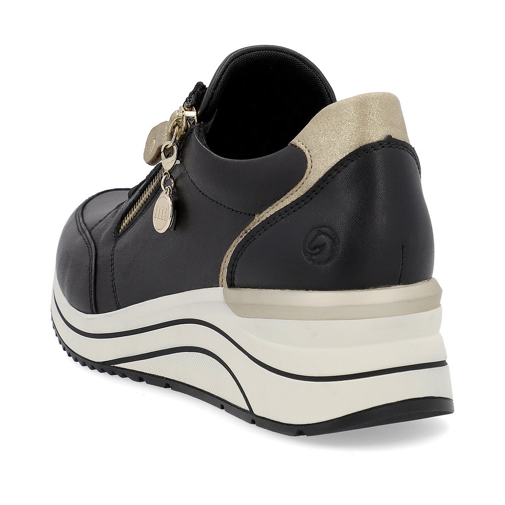 Black remonte women´s sneakers D0T03-01 with a zipper as well as extra width H. Shoe from the back.