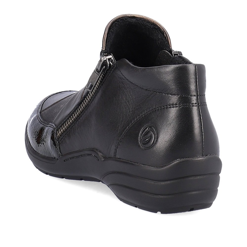 Steel black remonte women´s slippers R7678-01 with zipper as well as extra width H. Shoe from the back.