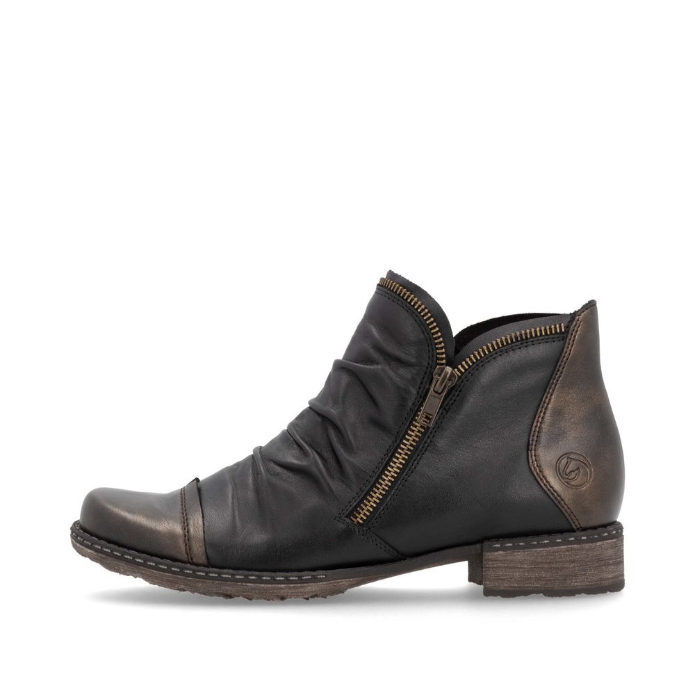 Bottines remonte noires pour femme D4380-03 avec aspect plissé. Côté extérieur de la chaussure.