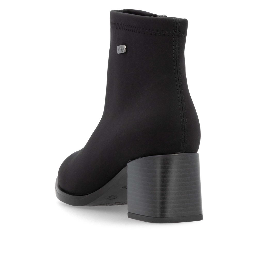 Jet black remonte women´s ankle boots D0V77-00 with remonteTEX technology. Shoe from the back.