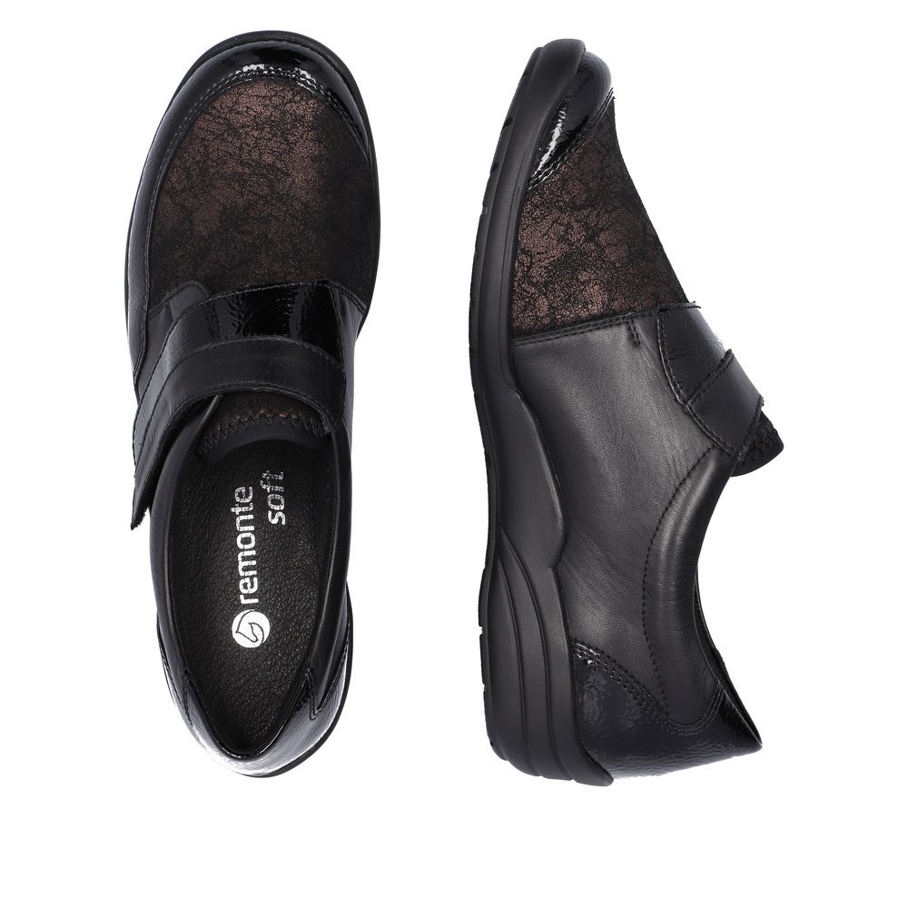 Midnight black remonte women´s slippers R7600-03 with a hook and loop fastener. Shoe from the top, lying.