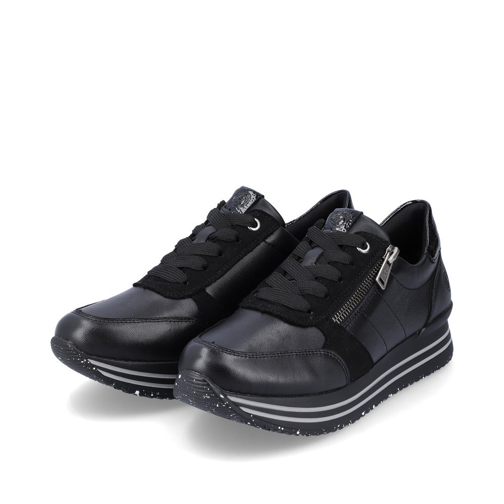 Night black remonte women´s sneakers D1316-02 with a zipper and comfort width G. Shoes laterally.