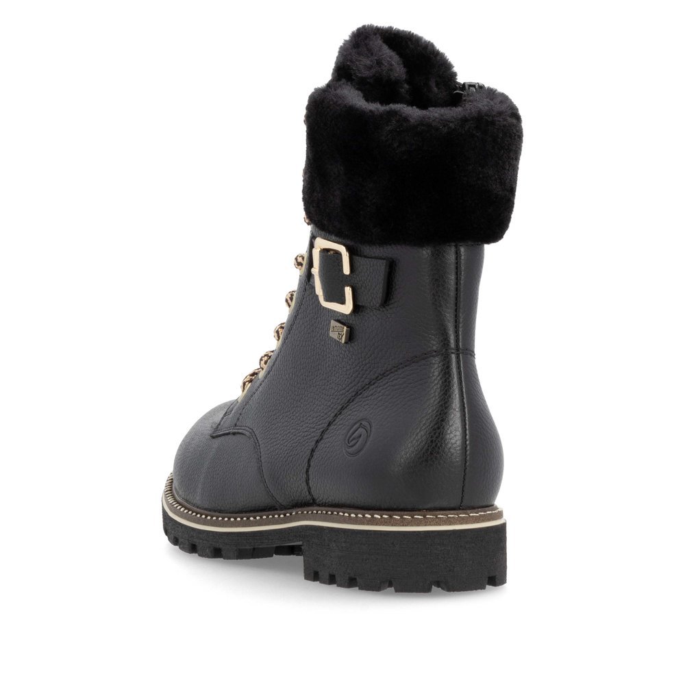 Bottes à lacets remonte noires femme D8481-02 avec membrane remonteTEX. Chaussure vue de l'arrière.