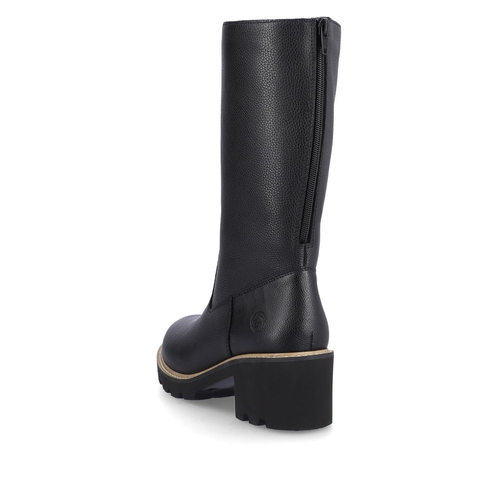 Black remonte women´s ankle boots D0A78-01 with a zipper as well as comfort width G. Shoe from the back.