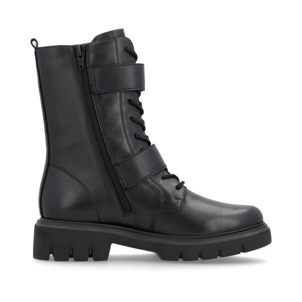 Jet black remonte women´s biker boots D1W70-00 with a round decorative buckles. Shoe inside.