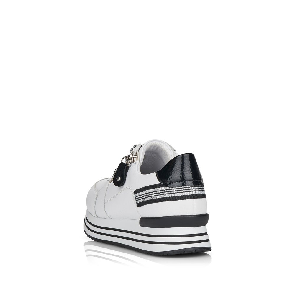 Classy white remonte women´s sneakers D1312-80 with zipper and stripe pattern. Shoe from the back.