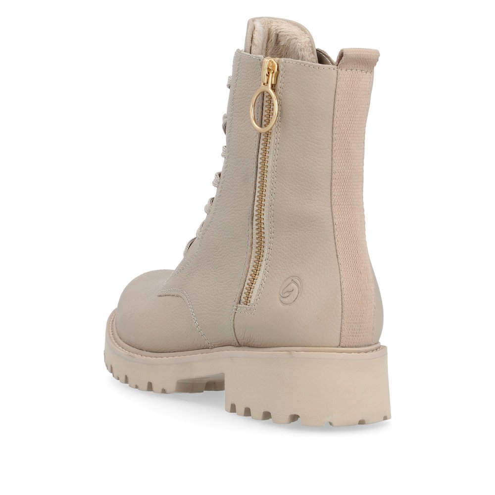 Weißbeige remonte Damen Schnürstiefel D8671-60 mit markanten Ösen. Schuh von hinten.