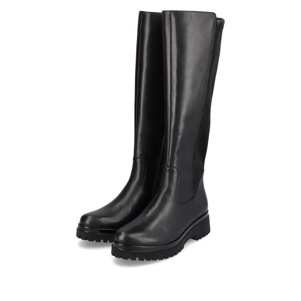 Black remonte women´s high boots D1B71-01 with a zipper as well as comfort width G. Shoes laterally.