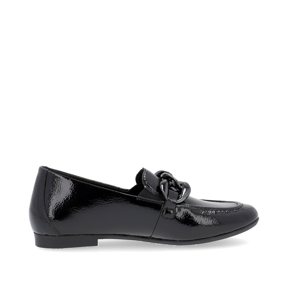 Glossy black remonte women´s loafers D0K00-01 with a chunky chain element. Shoe inside.