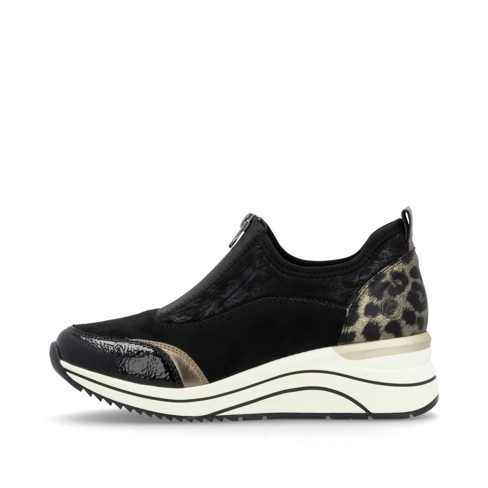 Black vegan remonte women´s sneakers D0T08-02 with animal print as well as a zipper. Outside of the shoe.