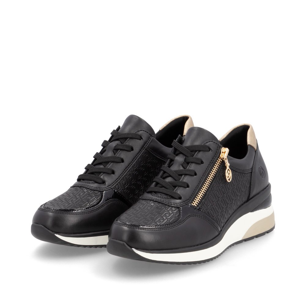 Black remonte women´s sneakers D2417-03 with a remonte pendant as well as a zipper. Shoes laterally.