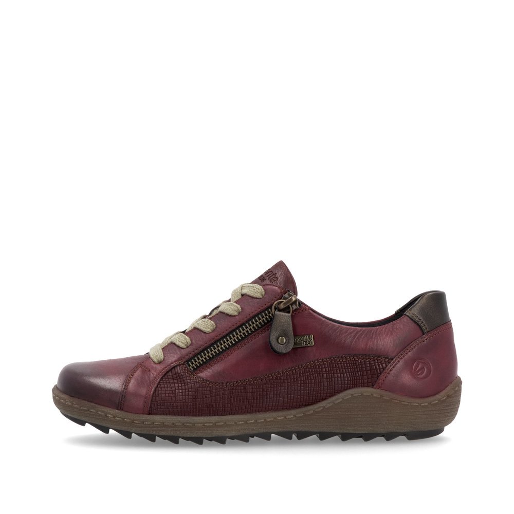 Chaussures à lacets remonte rouges pour femme R1440-35. Côté extérieur de la chaussure.