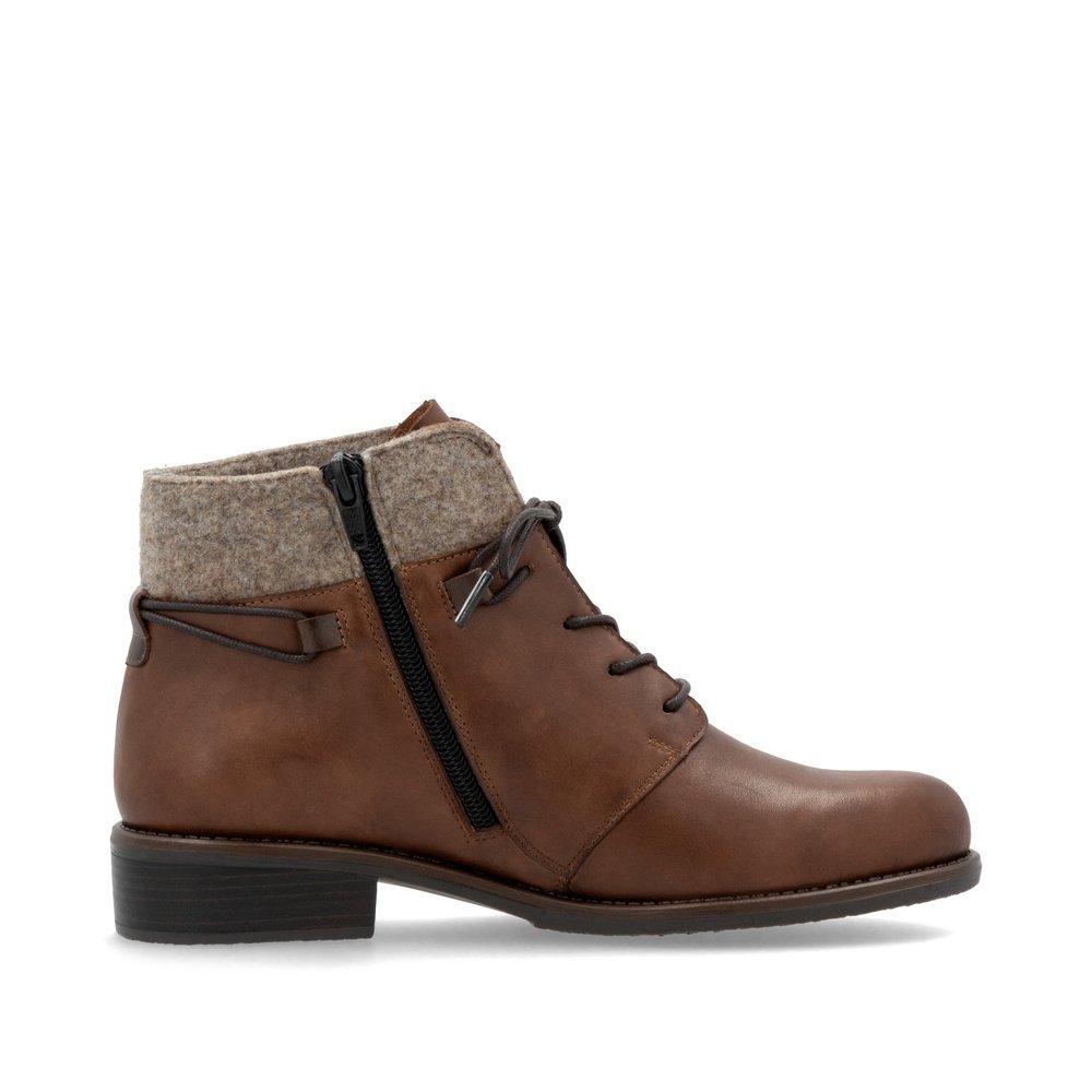 Brown remonte women´s ankle boots D0F78-22 with a shaft collar as well as a zipper. Shoe inside.