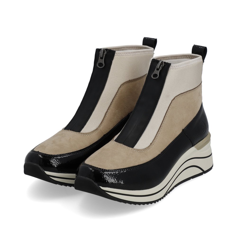 Sandbeige vegane remonte Damen Kurzstiefel D0T71-60 mit einem Reißverschluss. Schuhpaar seitlich schräg.