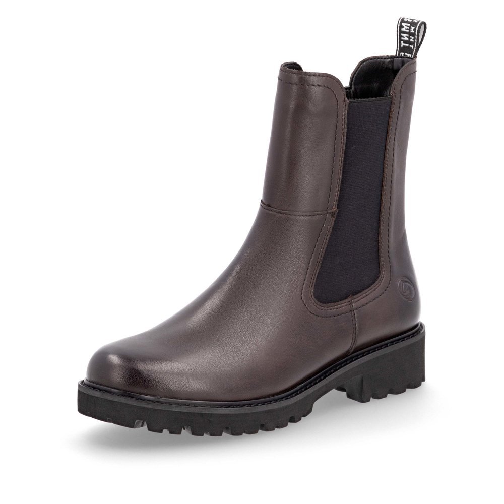 Brown remonte women´s Chelsea boots D8694-25 with zipper as well as comfort width G. Shoe laterally.