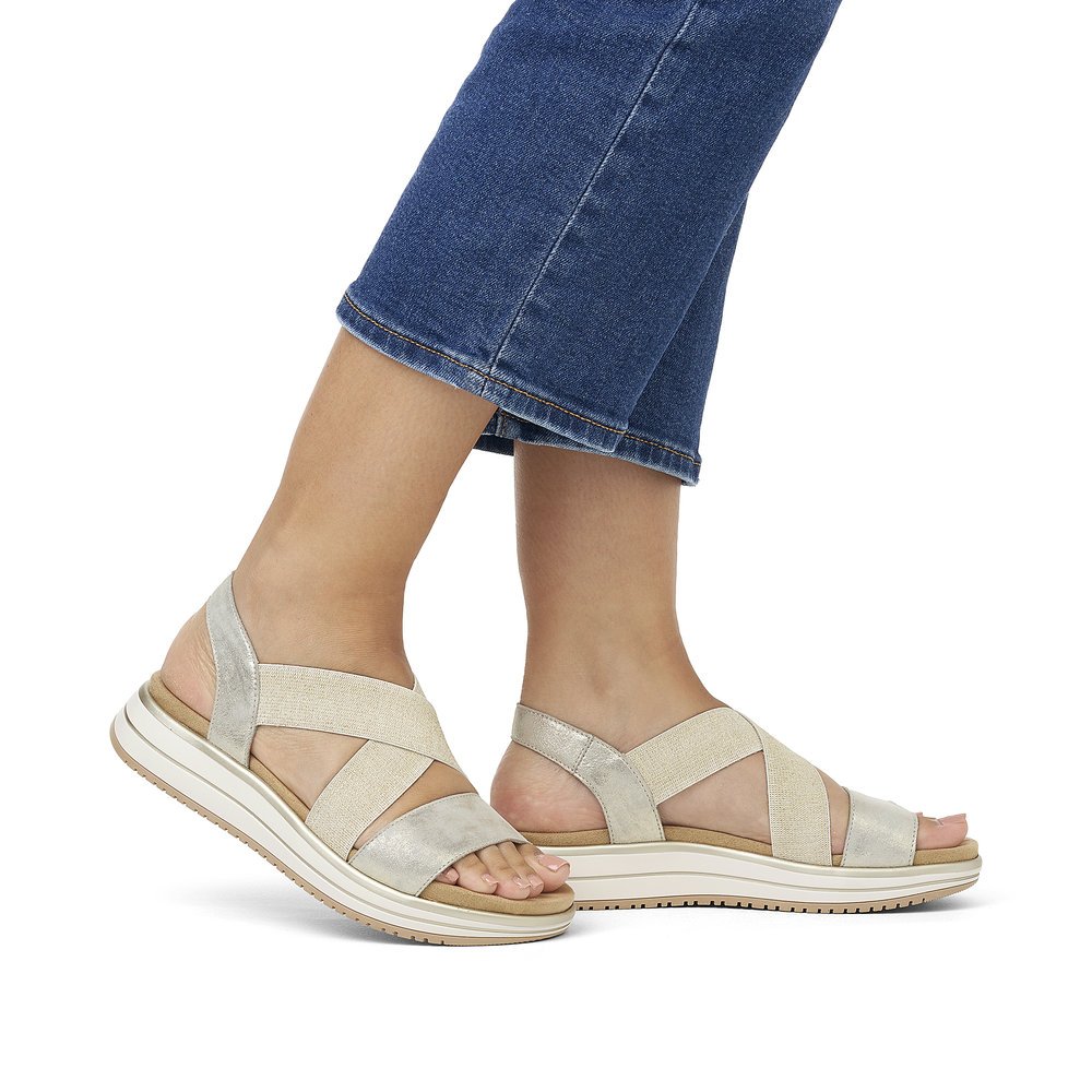 Golden remonte women´s strap sandals D1J50-90 with an elastic insert. Shoe on foot.