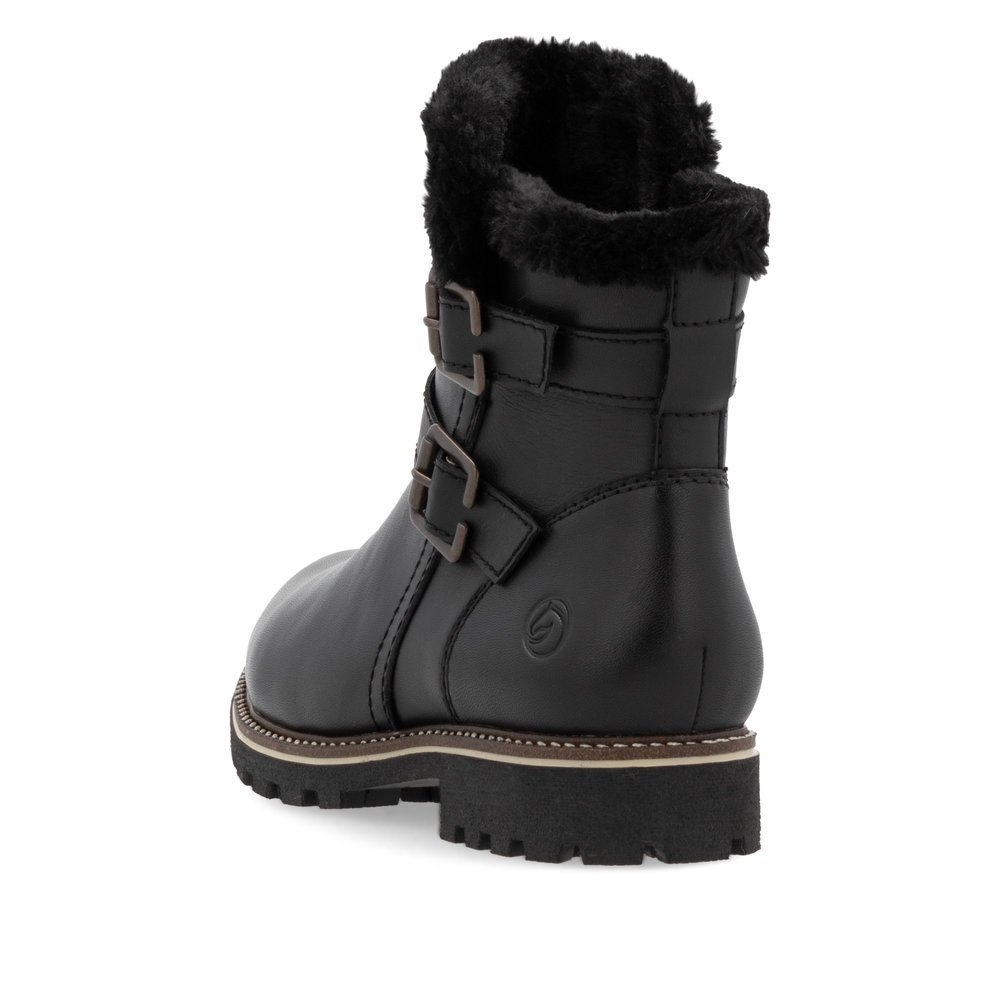 Schwarze remonte Damen Kurzstiefel D8484-00 mit wasserabweisender TEX-Membran. Schuh von hinten.