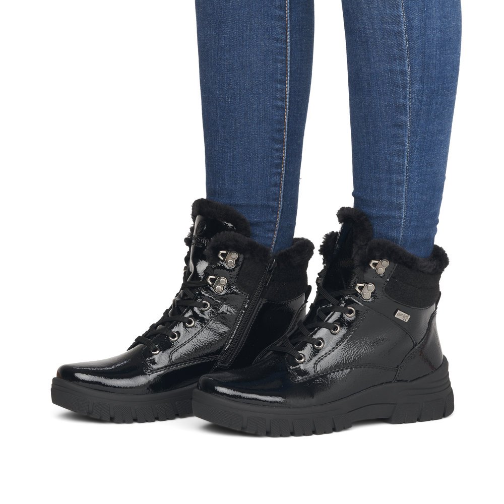 Midnight black remonte women´s lace-up boots D0E71-02 with remonteTEX technology. Shoe on foot.