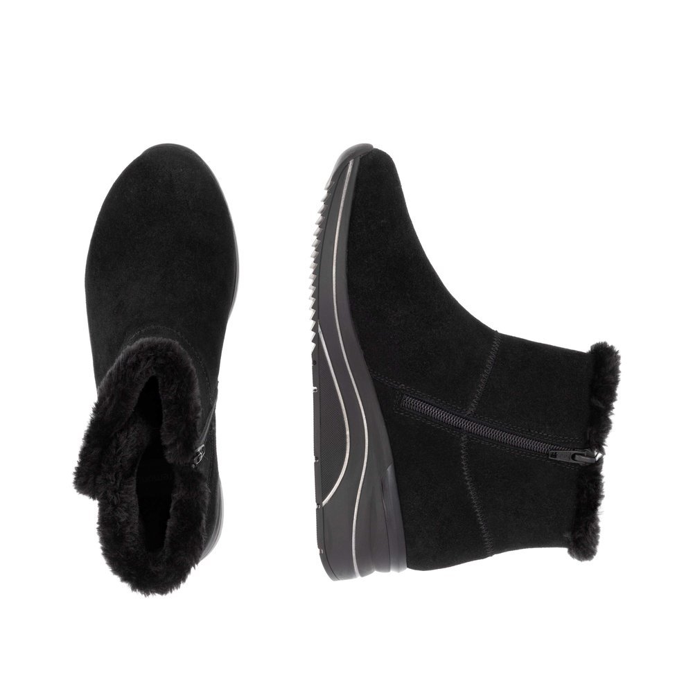 Night black remonte women´s ankle boots D0T76-00 with remonteTEX technology. Shoe from the top, lying.