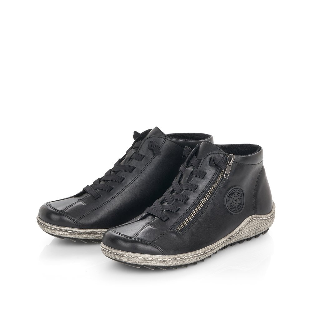 Black remonte women´s lace-up shoes R1498-01 with a black logo as well as a zipper. Shoes laterally.