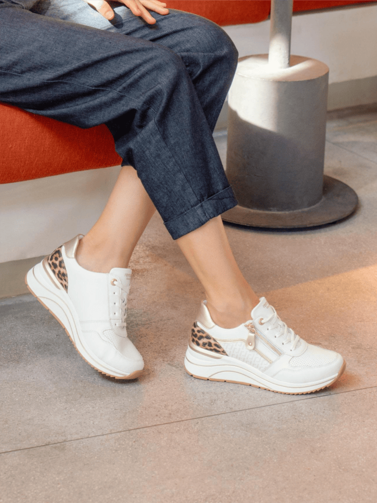 Sneaker d0t10-82 aus der remonte Werbung.