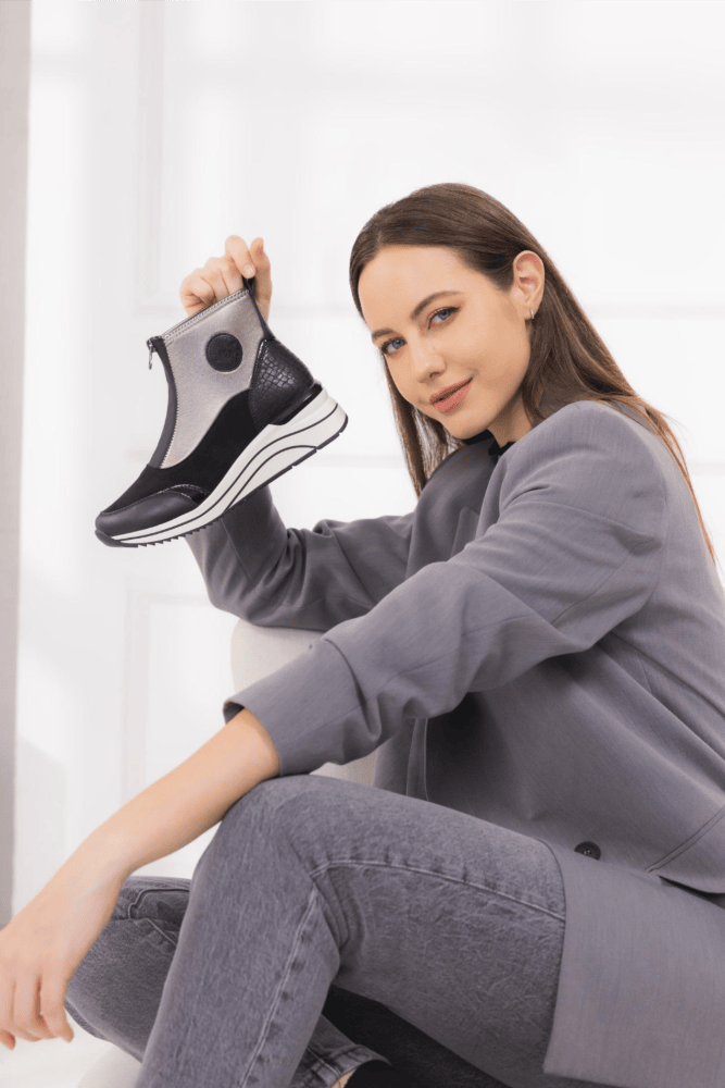 Femme présente Bottes Courtes d0t78-03