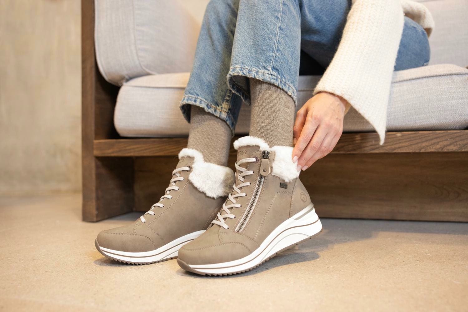 Bottes à lacets en cuir véritable d0t77-20 de remonte.