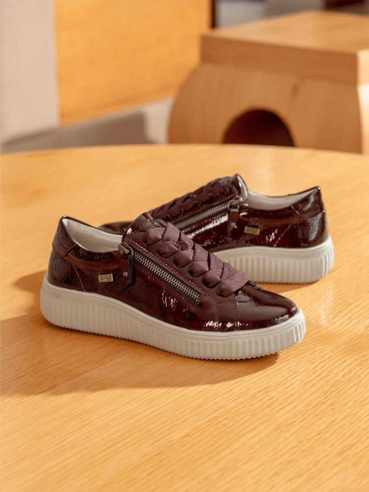Damen Sneaker D0920-26 aus Lack.
