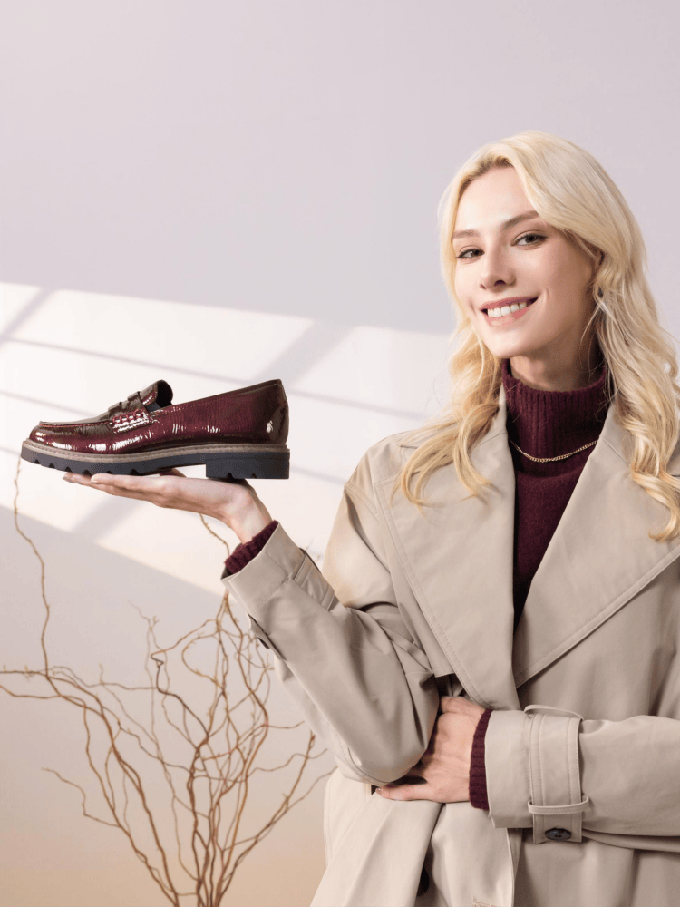 Frau mit D2Q05-35 remonte Damen Loafer