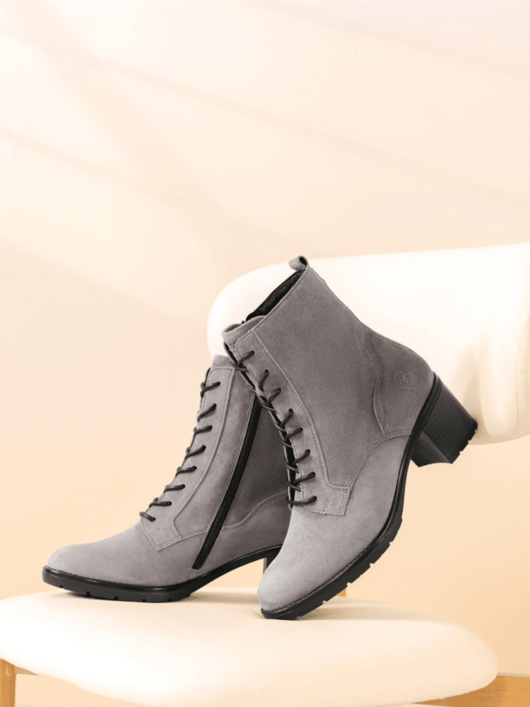 graue Stiefeletten von remonte