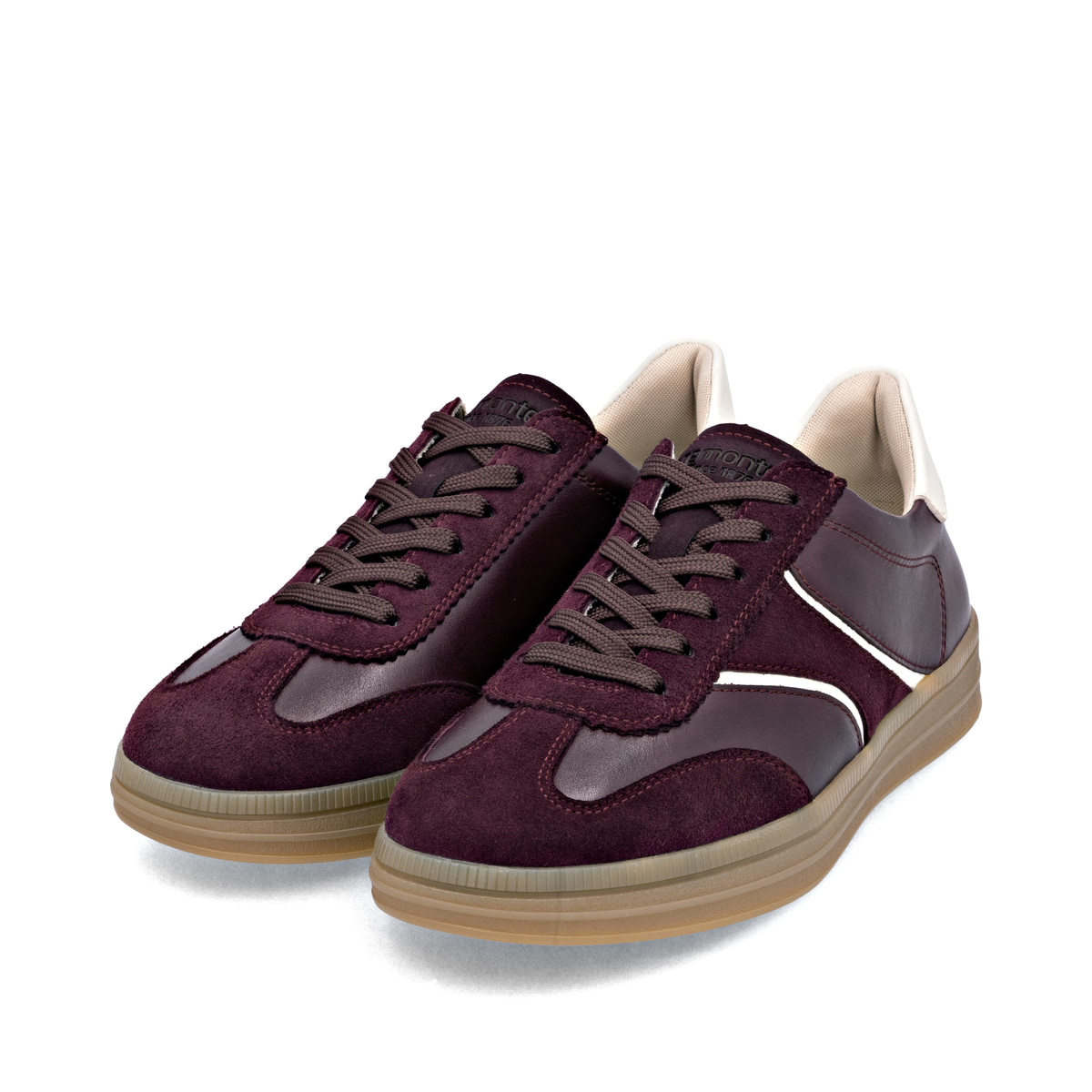 Weinrote remonte Damen Sneaker D2C05-33 mit einer Schnürung sowie Komfortweite G. Schuhpaar seitlich schräg.