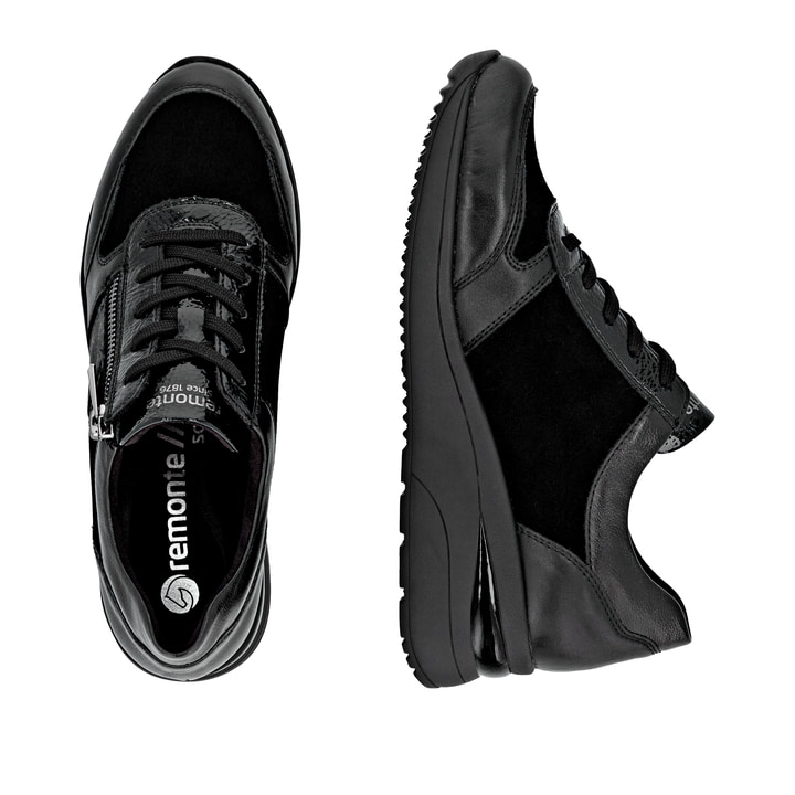 Schwarze remonte Damen Sneaker D2418-03 mit Leo-Print sowie einem Reißverschluss. Schuh von oben, liegend.