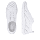 Weiße remonte Damen Slipper D3G03-80 mit eleganten Zierlochungen sowie Gummizug. Schuh von oben, liegend.