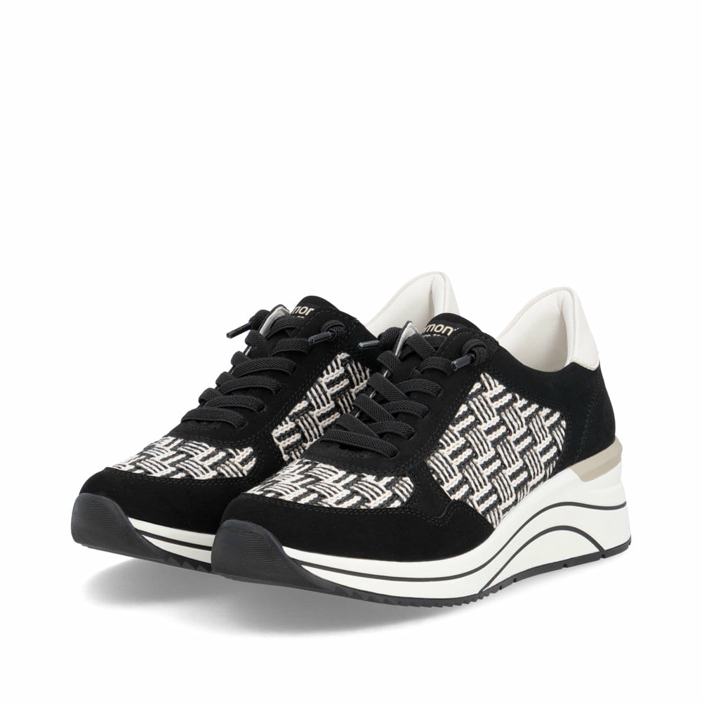 Mocassins remonte noirs vegan pour femme D0T20-03 avec bande élastique. Chaussures inclinées sur le côté.