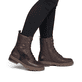 Dunkelbraune remonte Damen Schnürstiefel D0B84-25. Schuh am Fuß.