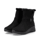 Schwarze remonte Damen Kurzstiefel D0T82-02 mit wasserabweisender TEX-Membran. Schuhpaar seitlich schräg.