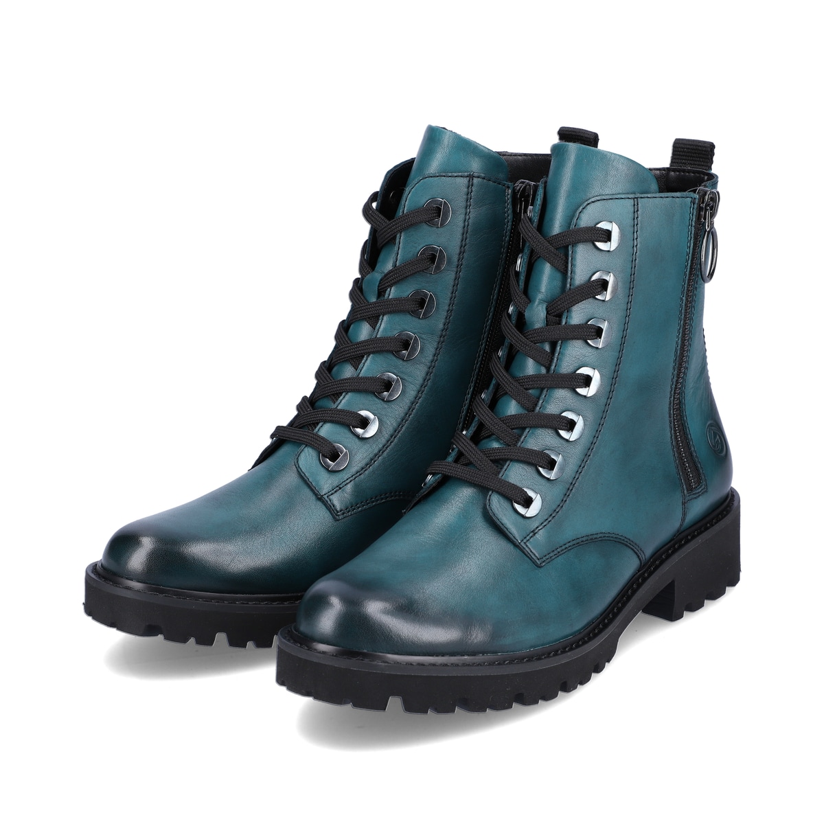 Pazifikblaue remonte Damen Biker Boots D8671-12 mit einer besonders leichten Sohle. Schuhpaar schräg.