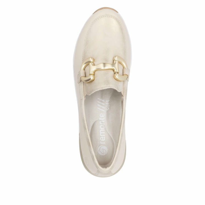 Mocassins remonte beiges pour femme D0T12-60 avec éléments décoratifs. Chaussure vue de dessus.