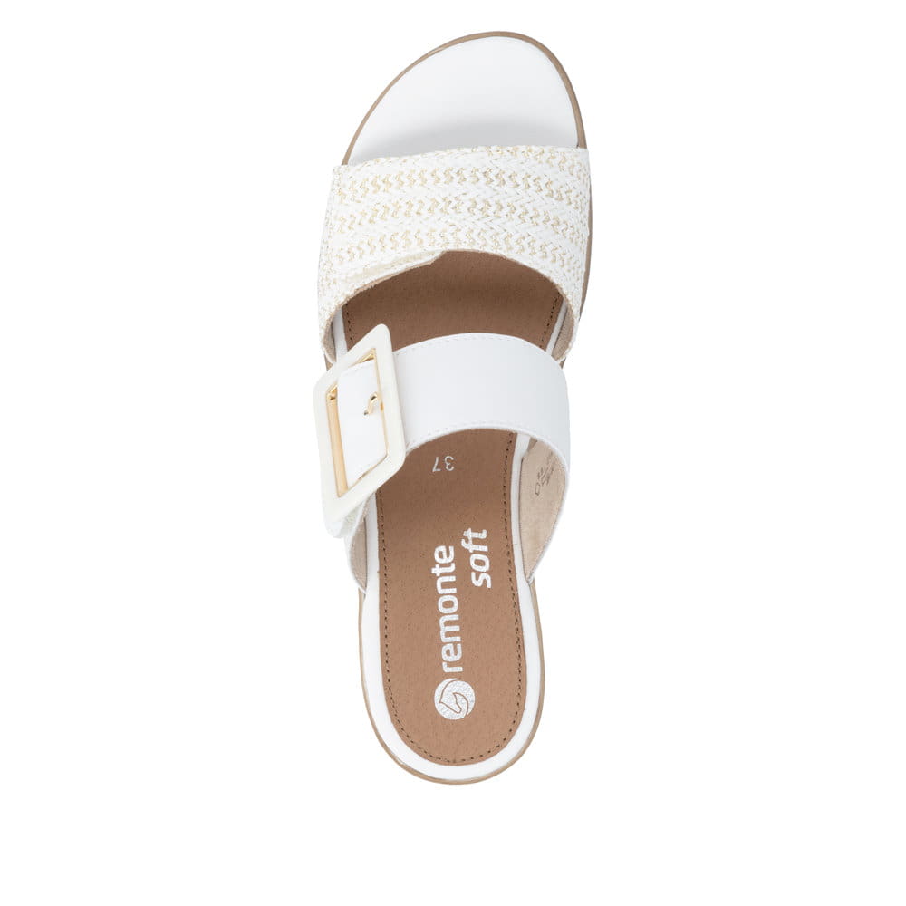 Weiße remonte Damen Pantoletten D6463-80 mit trendiger Schnalle. Schuh von oben.