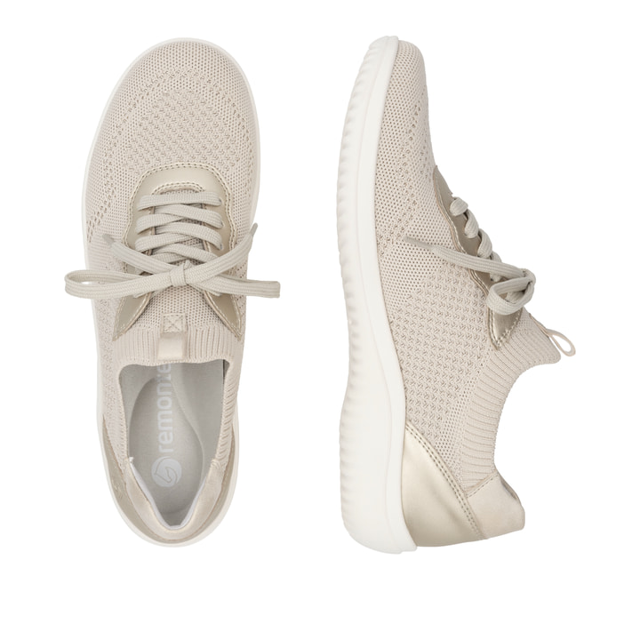 Beige remonte Damen Slipper D1E05-60 mit einem Gummizug sowie der Komfortweite G. Schuh von oben, liegend.