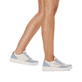 
Macciatoweiße remonte Damen Sneaker D0J01-82 mit einer besonders leichten Sohle. Schuh am Fuß