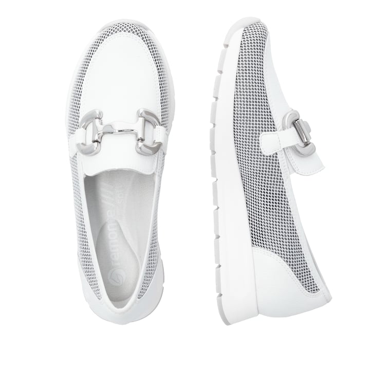 Weiße remonte Damen Loafer D2G02-80 mit einem Gummizug sowie der Komfortweite G. Schuh von oben, liegend.