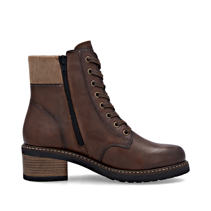 Bottines remonte marron pour femme D1A70-24 avec membrane remonteTEX. Chaussure vue de l'arrière.