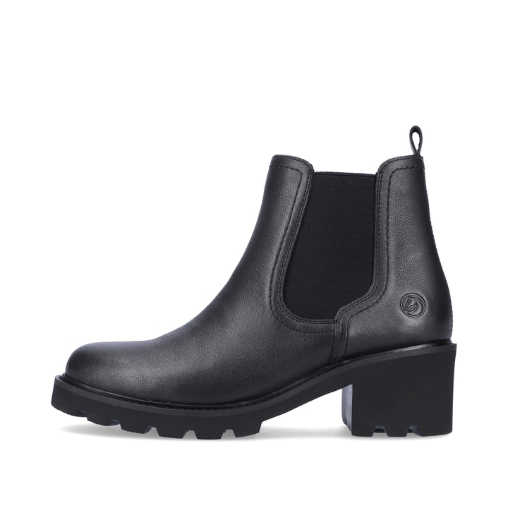 
Tiefschwarze remonte Damen Chelsea Boots D0A70-01 mit Reißverschluss sowie Blockabsatz. Schuh Außenseite