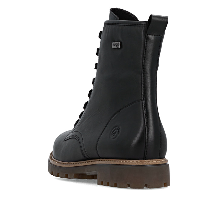 Schwarze remonte Damen Schnürstiefel D3C70-00 mit wasserabweisender TEX-Membran. Schuh von hinten.