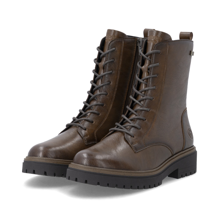 Braune remonte Damen Schnürstiefel D4B73-25 mit wasserabweisender TEX-Membran. Schuhpaar seitlich schräg.