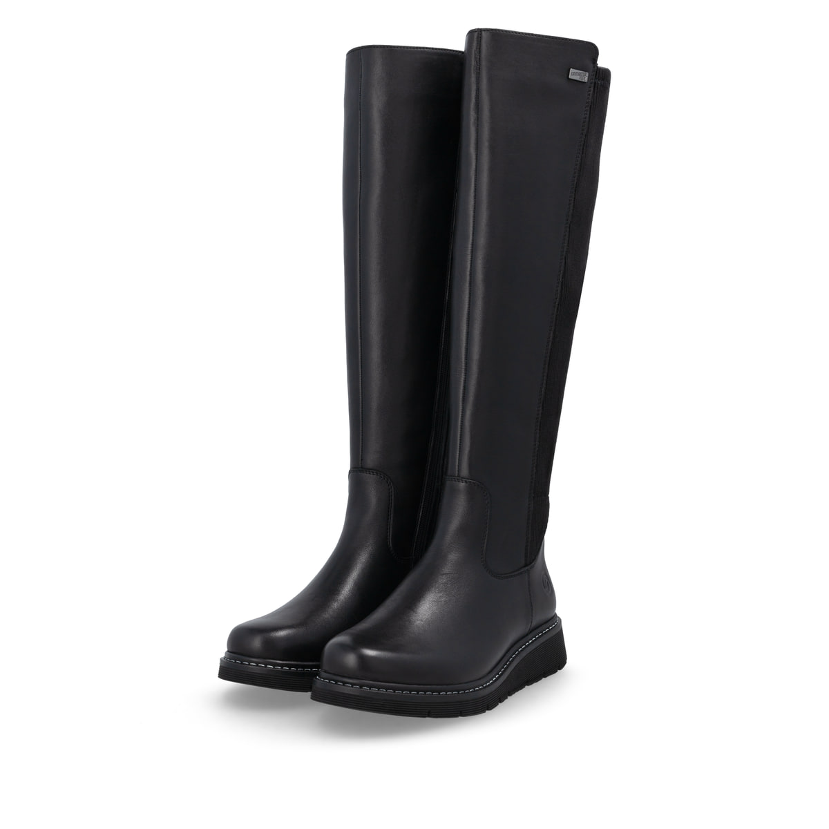 Tiefschwarze remonte Damen Hochschaftstiefel D3975-01 mit einer leichten Profilsohle. Schuhpaar schräg.