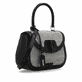 remonte Damen Handtasche Q0627-00 in Glanzschwarz aus Kunstleder mit Überschlag und Reißverschluss. Handtasche getragen.