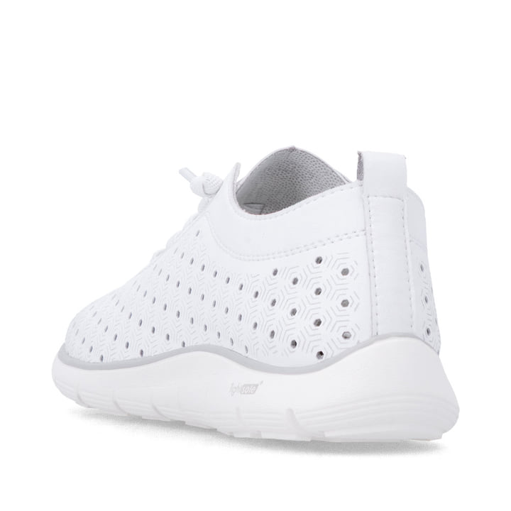 Weiße remonte Damen Slipper D3G03-80 mit eleganten Zierlochungen sowie Gummizug. Schuh von hinten.
